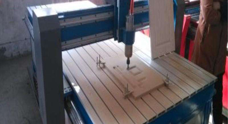 高速走絲線(xiàn)切割機(jī)控制器的更換