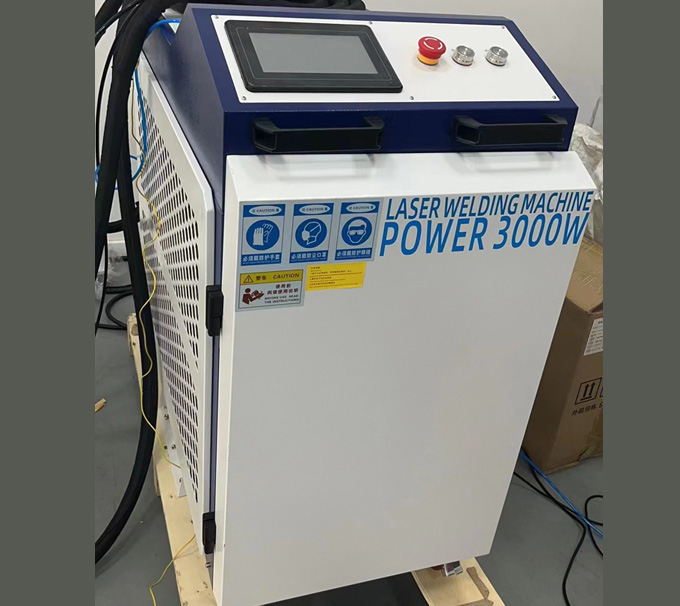 手持激光焊技術(shù)協(xié)議漢立一體機(jī)（銳科2000+超強(qiáng)）